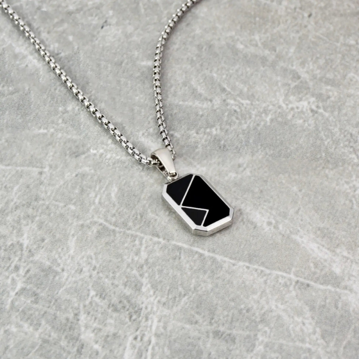 Arlo Necklace