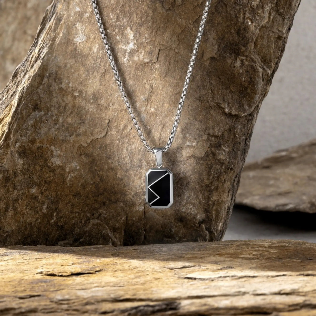 Arlo Necklace